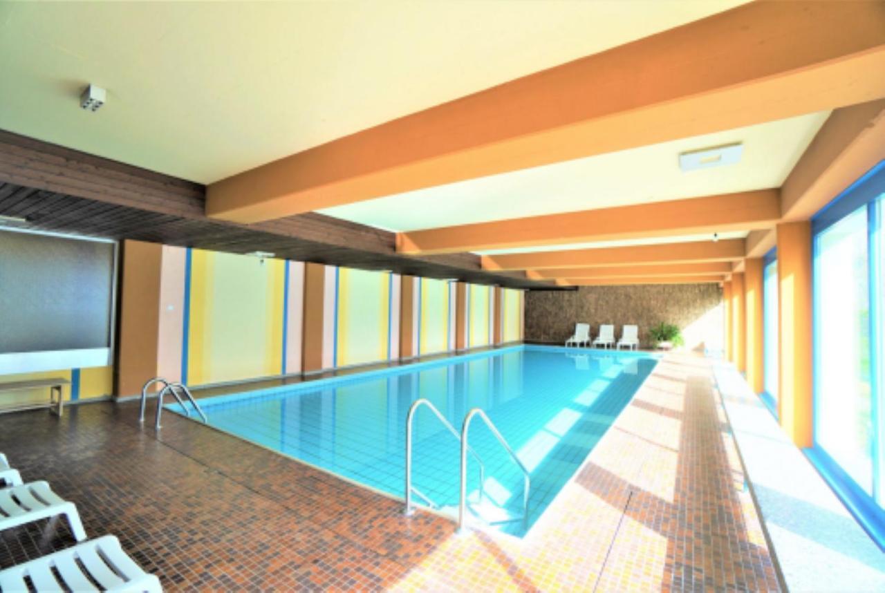 Lovely 1-Bedroom Vacation Studio Apartment With Pool And Sauna Laax Zewnętrze zdjęcie